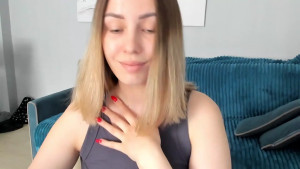 Mia_shy1