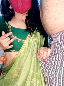 SEXY-nidhi-sharma