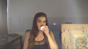 NoNudeElie