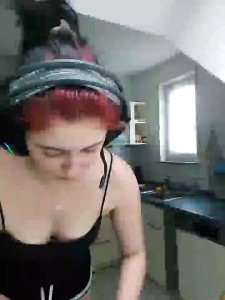 Gamergirl-Linela